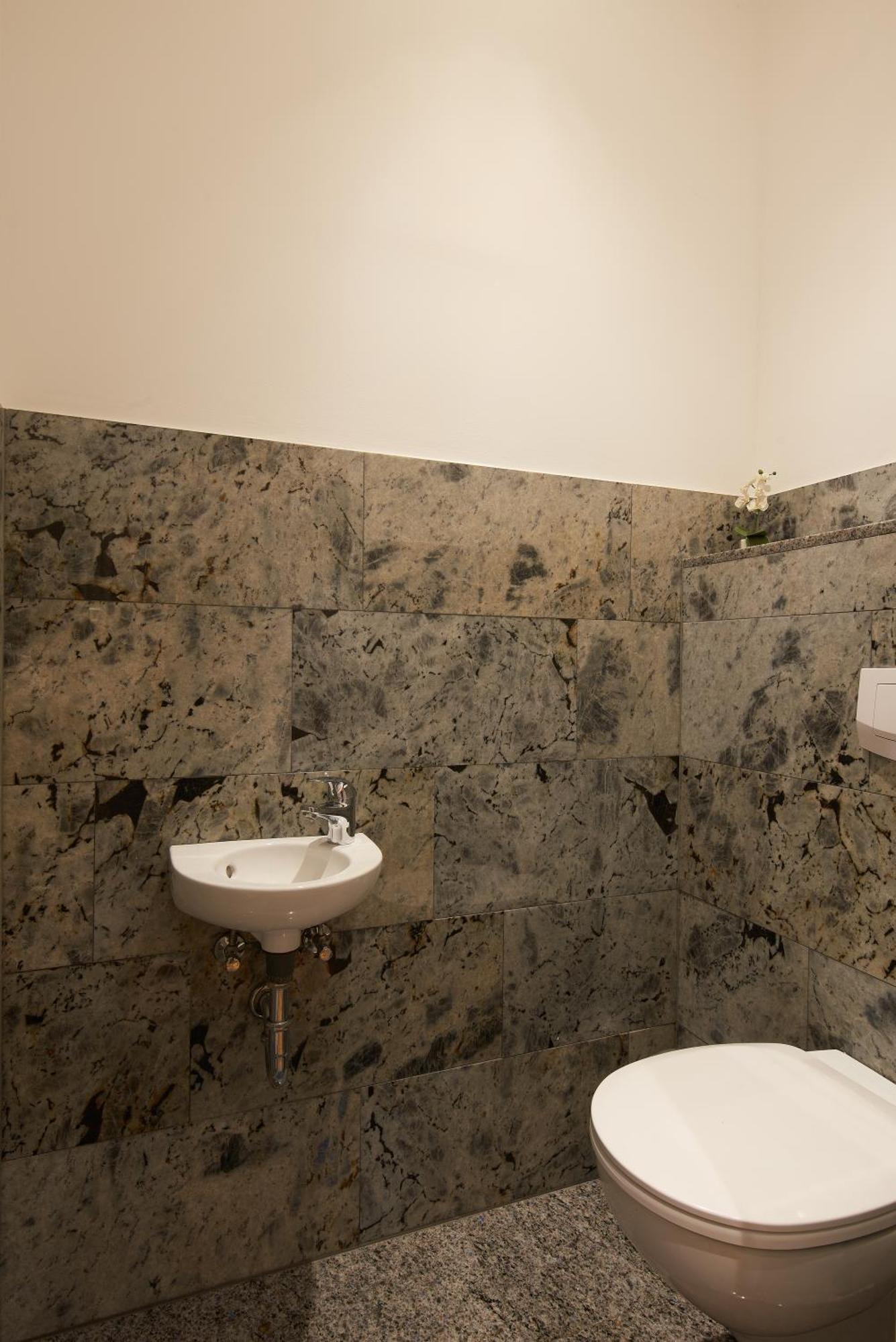 Schoenbrunn Palace Free Parking And 24h Check-in Apartment Wien