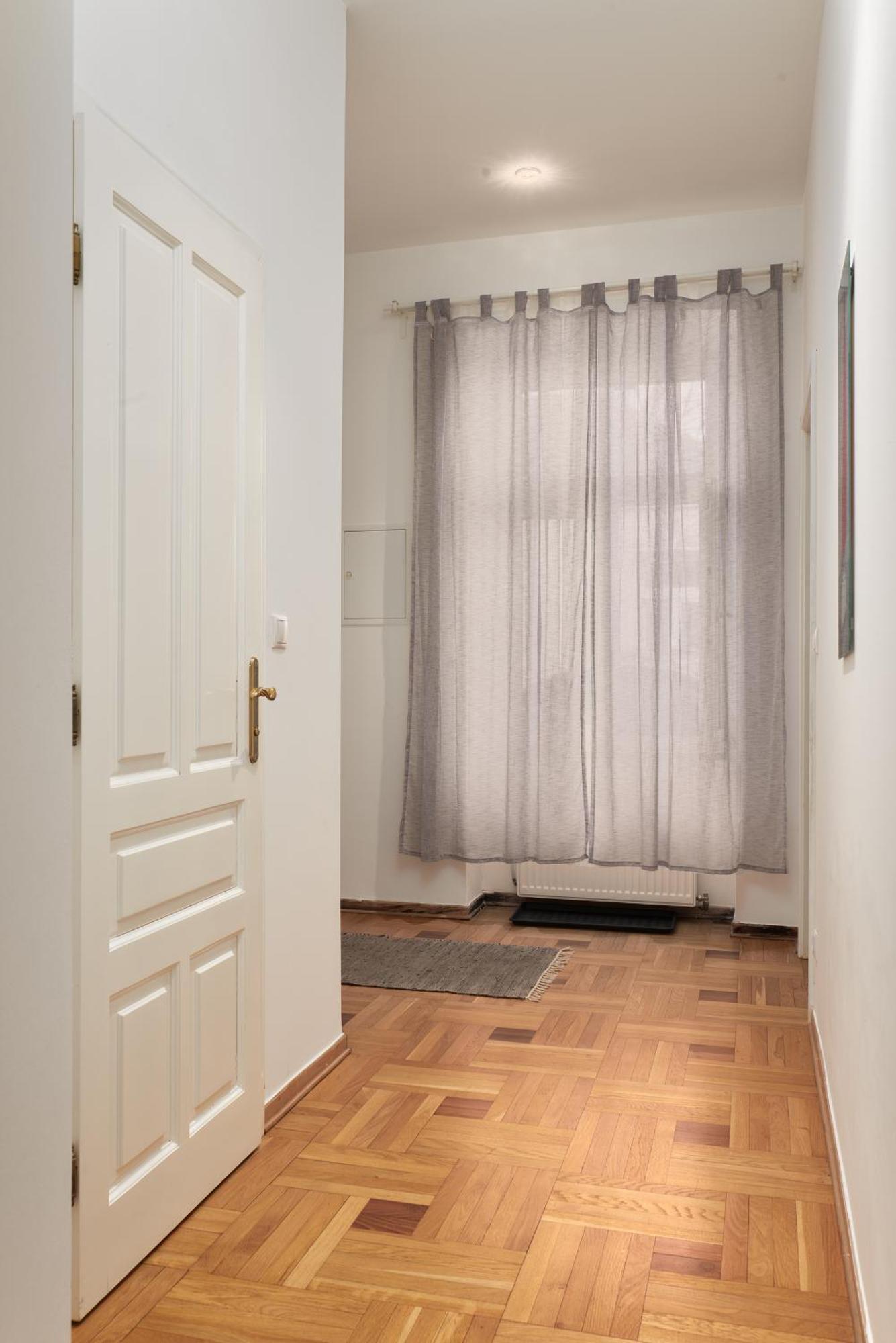 Schoenbrunn Palace Free Parking And 24h Check-in Apartment Wien