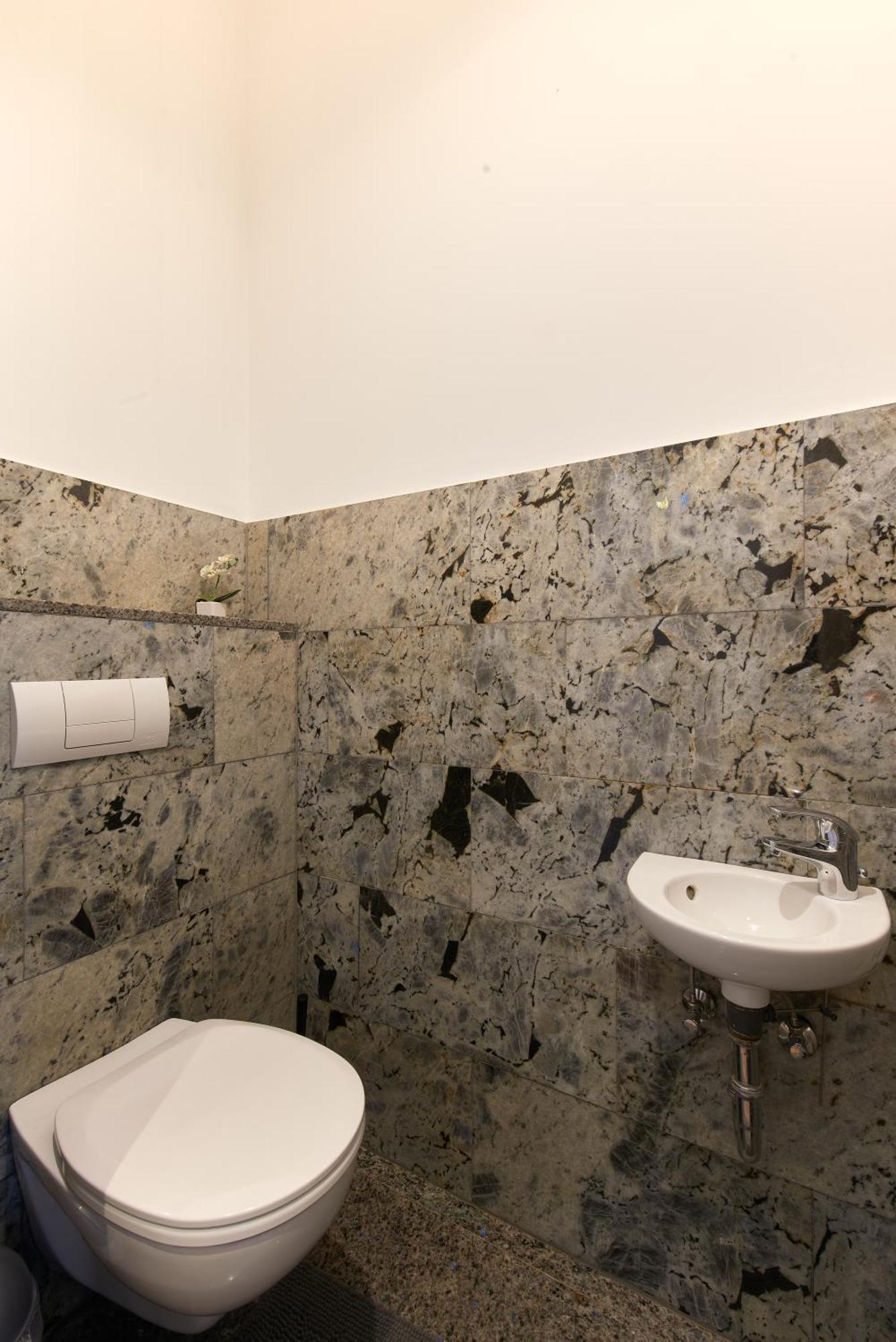 Schoenbrunn Palace Free Parking And 24h Check-in Wien